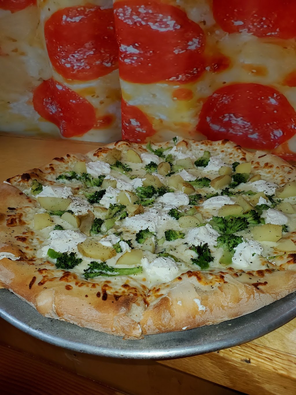 Dough Bros Pizza | restaurant | 25 Middle St, Bristol, CT 06010, USA | 8608455614 OR +1 860-845-5614