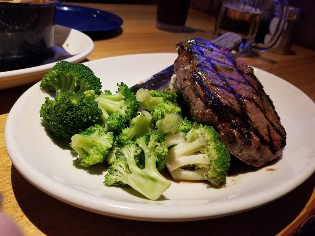 Twin Peaks Arden Arcade | restaurant | 535 Howe Ave, Sacramento, CA 95825, USA | 9169744370 OR +1 916-974-4370