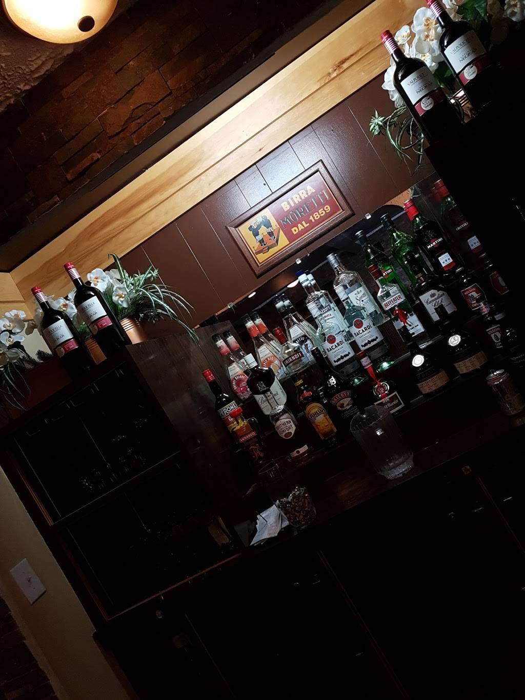 Ninos Italian Restaurant | restaurant | 298 Blake St, Barrie, ON L4M 1K8, Canada | 7057261611 OR +1 705-726-1611