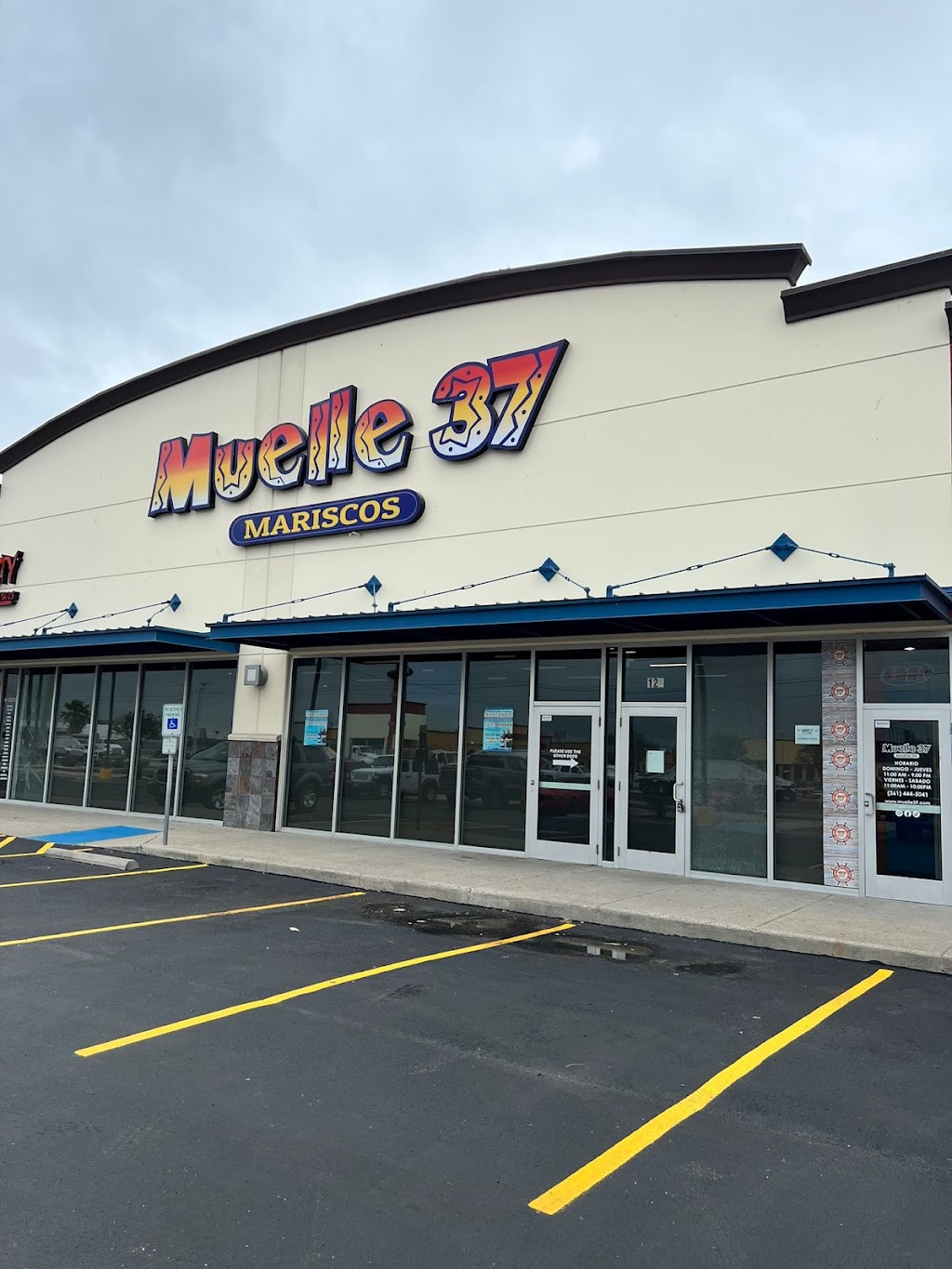 Muelle 37 | restaurant | 4918 Ayers St Suite 120, Corpus Christi, TX 78415, USA | 3614445041 OR +1 361-444-5041