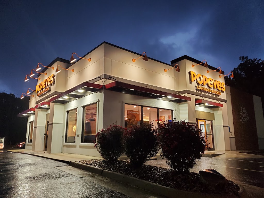 Popeyes Louisiana Kitchen | restaurant | 2802 Candlers Mountain Rd, Lynchburg, VA 24502, USA | 4344392569 OR +1 434-439-2569