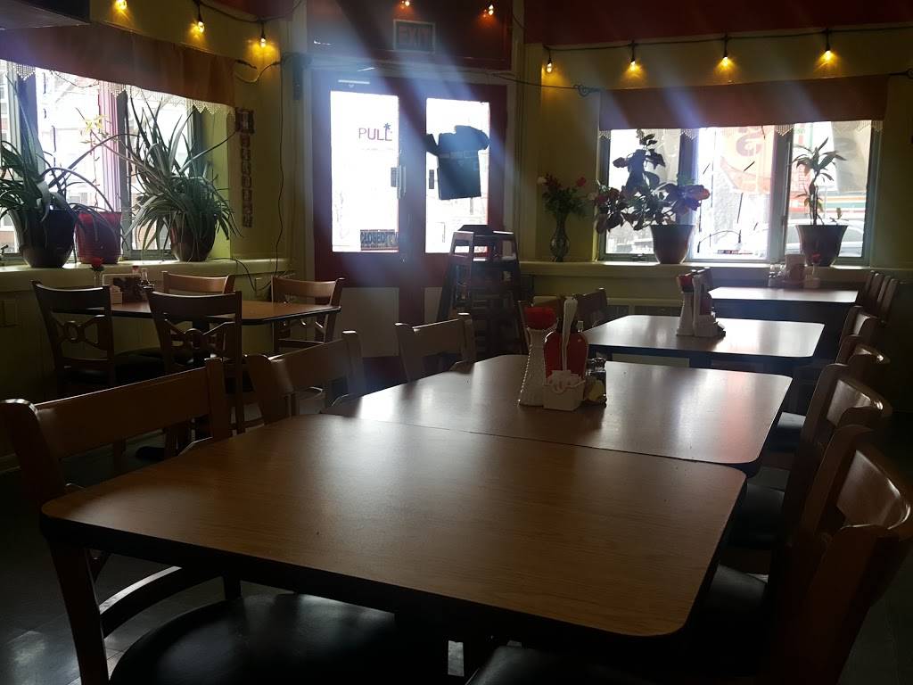 Franciscos Salvadoreño Restaurant | restaurant | 100 E Broad St, Bethlehem, PA 18018, USA | 6108663556 OR +1 610-866-3556