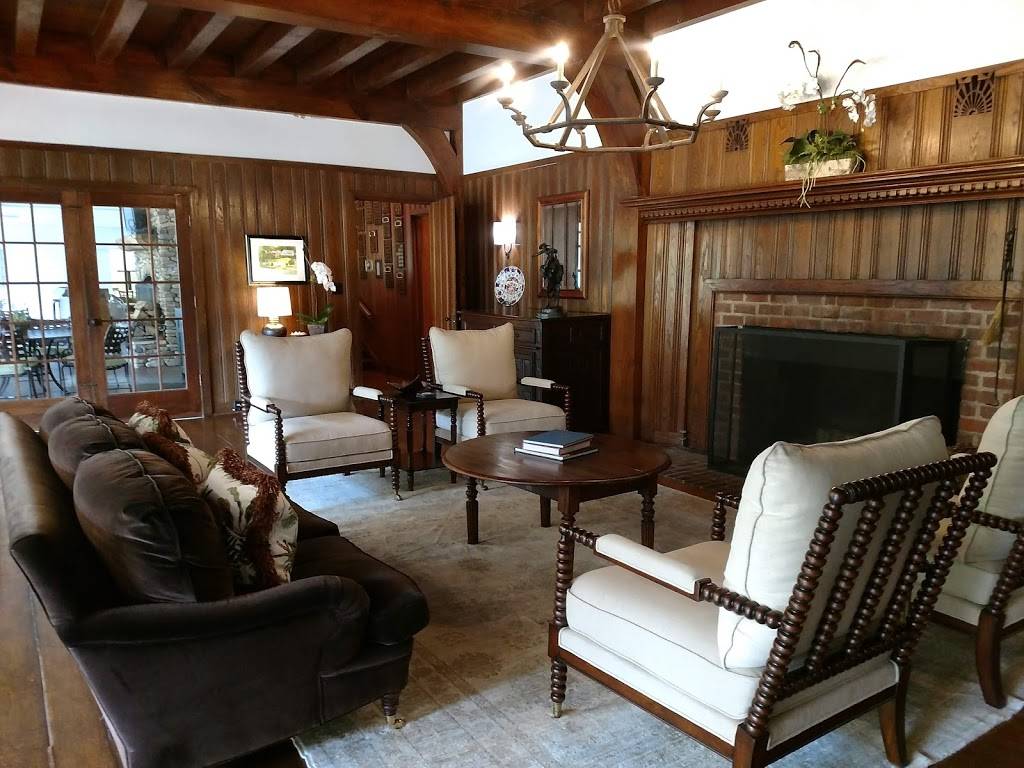 Cedar Creek Club | restaurant | 42 Racquet Club Dr, Cashiers, NC 28717, USA | 8287439380 OR +1 828-743-9380