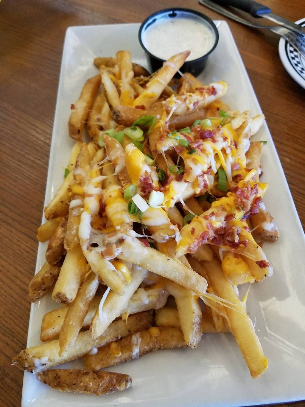 Quaker Steak & Lube | restaurant | 561 US Route 1, Edison, NJ 08817, USA | 7327779464 OR +1 732-777-9464