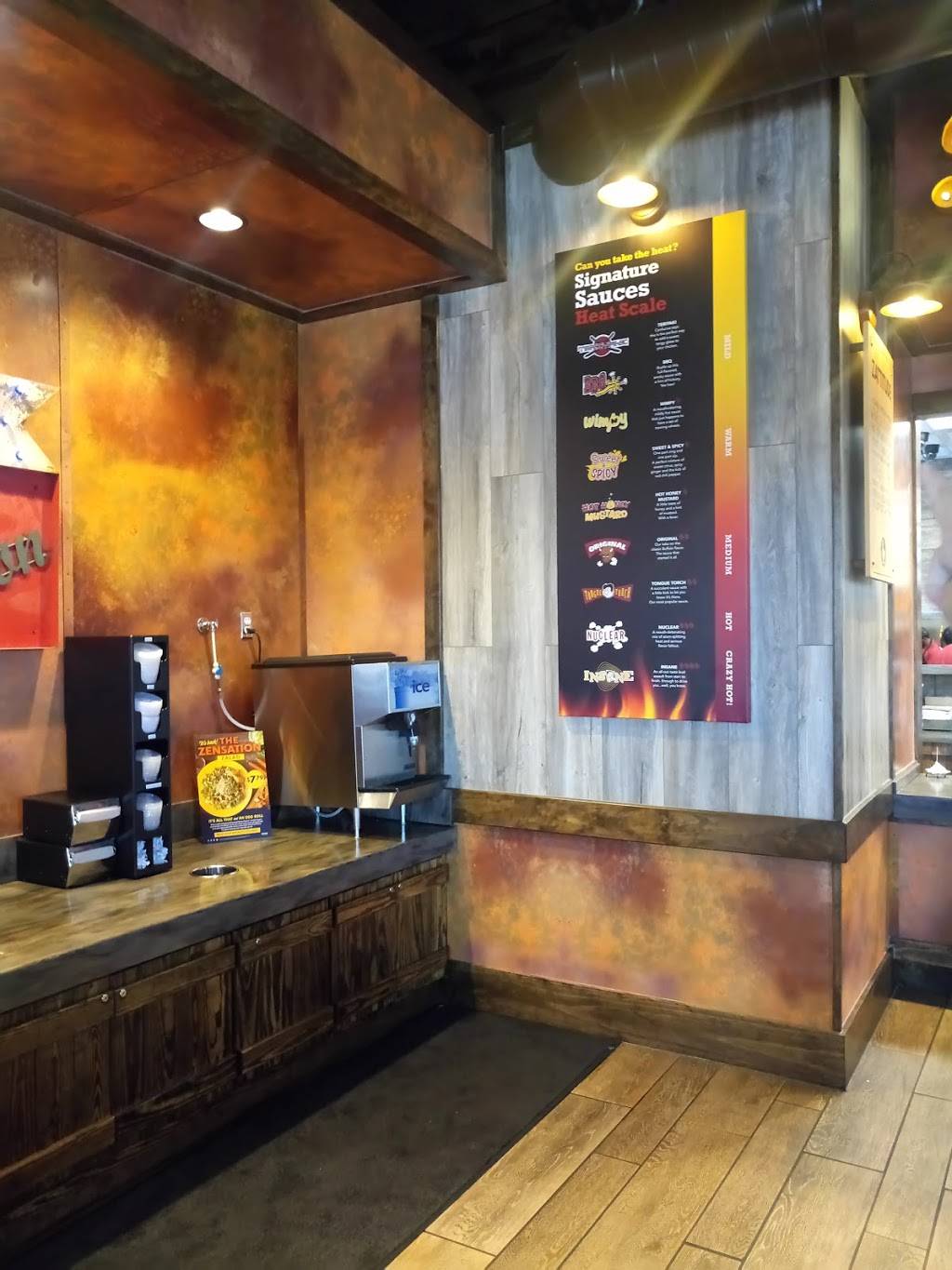 Zaxbys Chicken Fingers & Buffalo Wings | restaurant | 6625 Forest City Rd, Orlando, FL 32810, USA | 4072998554 OR +1 407-299-8554