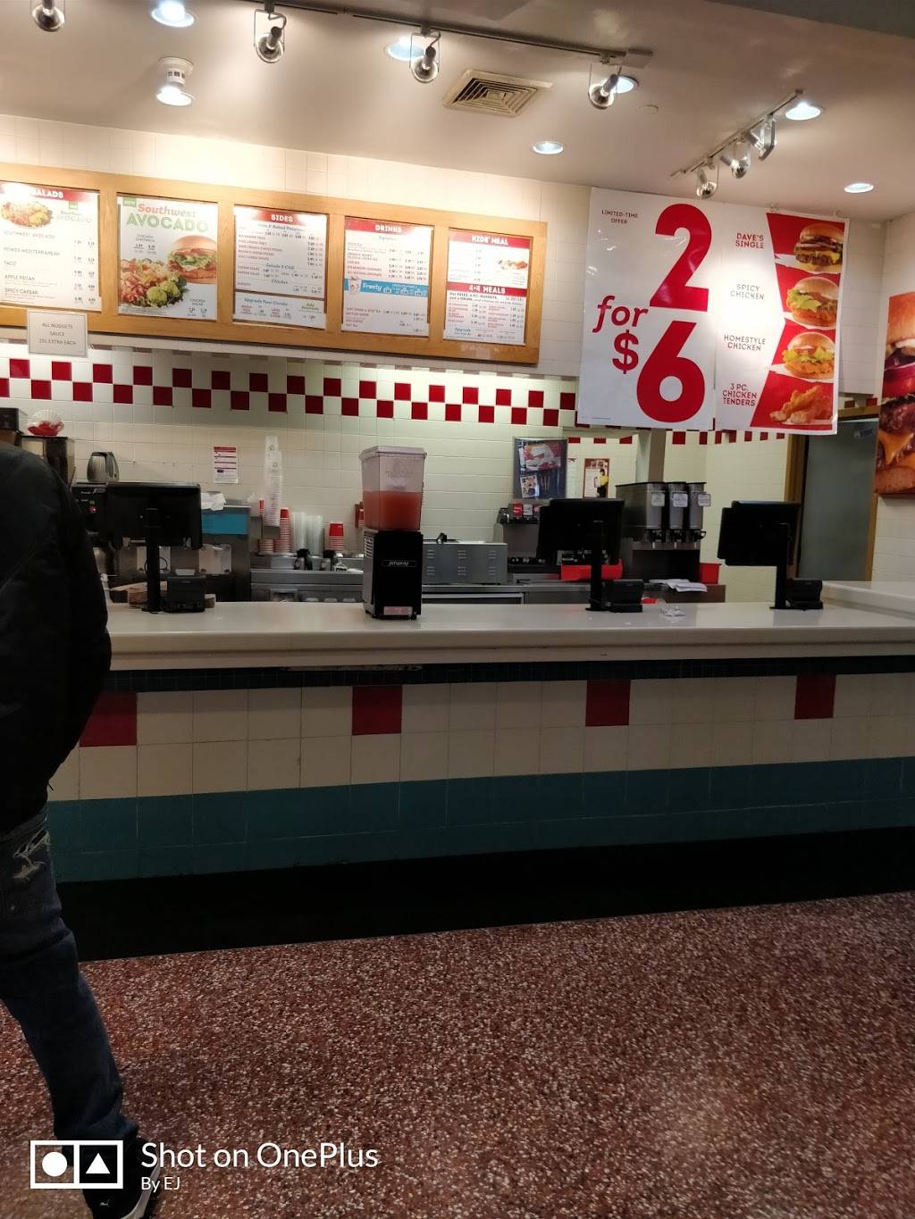 Wendys | restaurant | 2046 Green Acres Mall, Valley Stream, NY 11581, USA | 5168725450 OR +1 516-872-5450