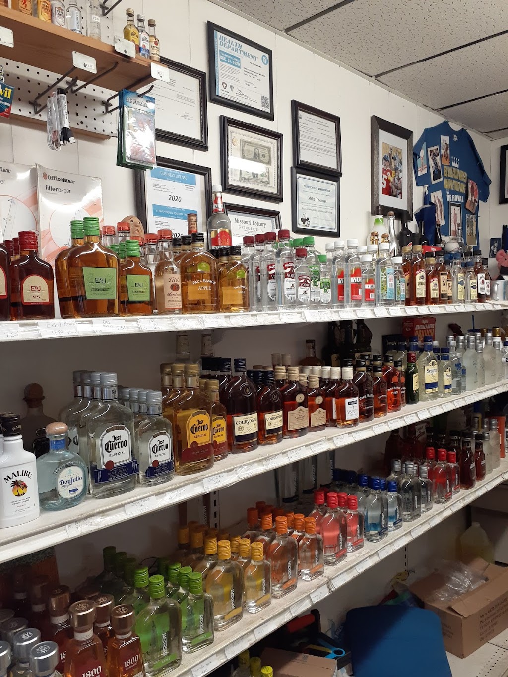 Shotz Grill & Grocery | restaurant | 2900 E 27th St, Kansas City, MO 64127, USA | 8163267766 OR +1 816-326-7766