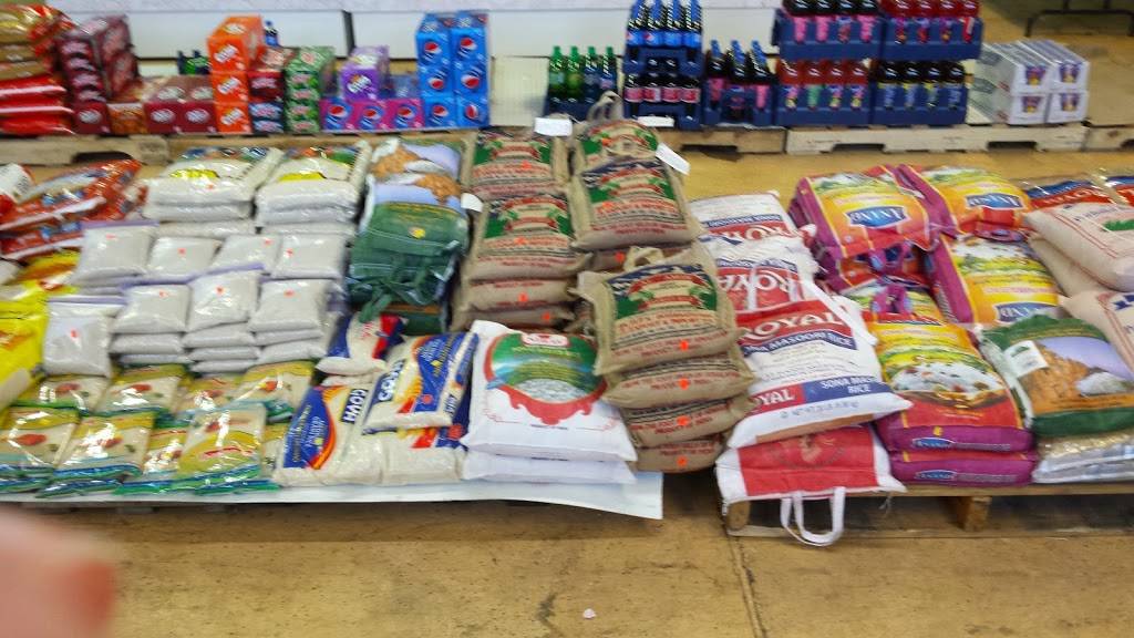 New Saras Market | restaurant | 660 E 12th St, Erie, PA 16503, USA | 8144524840 OR +1 814-452-4840