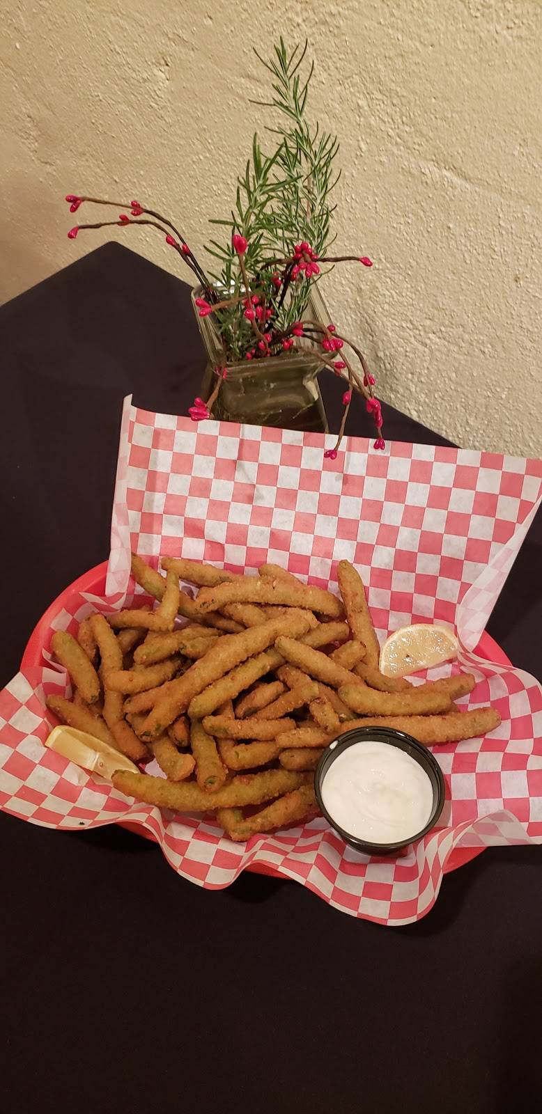 Crossroads on Main | restaurant | 118 E Main St, Lake City, SC 29560, USA | 8433942100 OR +1 843-394-2100