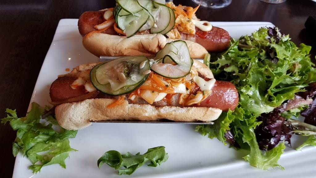 LoLo American Kitchen & Craft Bar Hudson | restaurant | 175 2nd St S, Hudson, WI 54016, USA | 7158088025 OR +1 715-808-8025