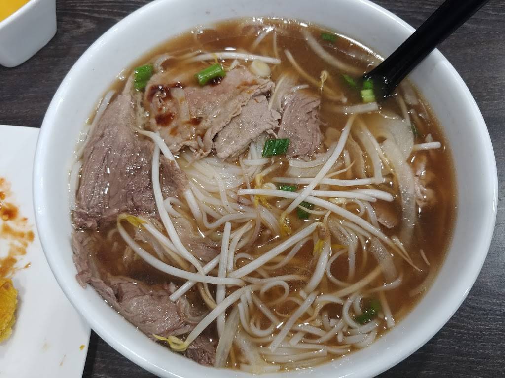Pho Vuho | restaurant | 360 Dundas St E, Oakville, ON L6H 6Z9, Canada | 9052571333 OR +1 905-257-1333