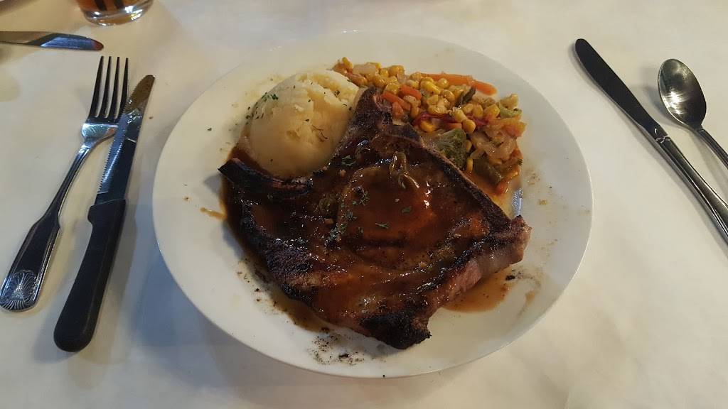 Augies Restaurant | restaurant | 6005 Jefferson Hwy, Harahan, LA 70123, USA | 5047333000 OR +1 504-733-3000