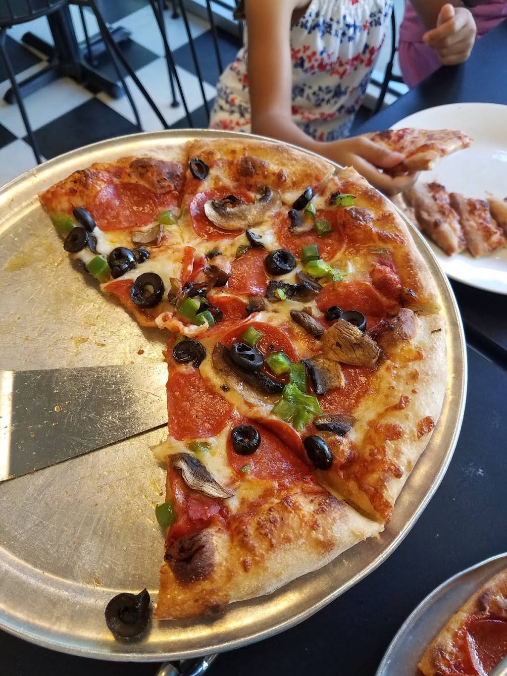 Presto! Pizza | restaurant | 5088 4135, Merchant Plaza, Woodbridge, VA 22192, USA | 7035909555 OR +1 703-590-9555