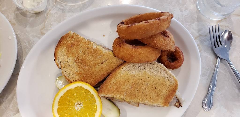 Mattys Family Restaurant & Pancake House | restaurant | 10S642 Kingery Hwy, Willowbrook, IL 60527, USA | 6306559020 OR +1 630-655-9020