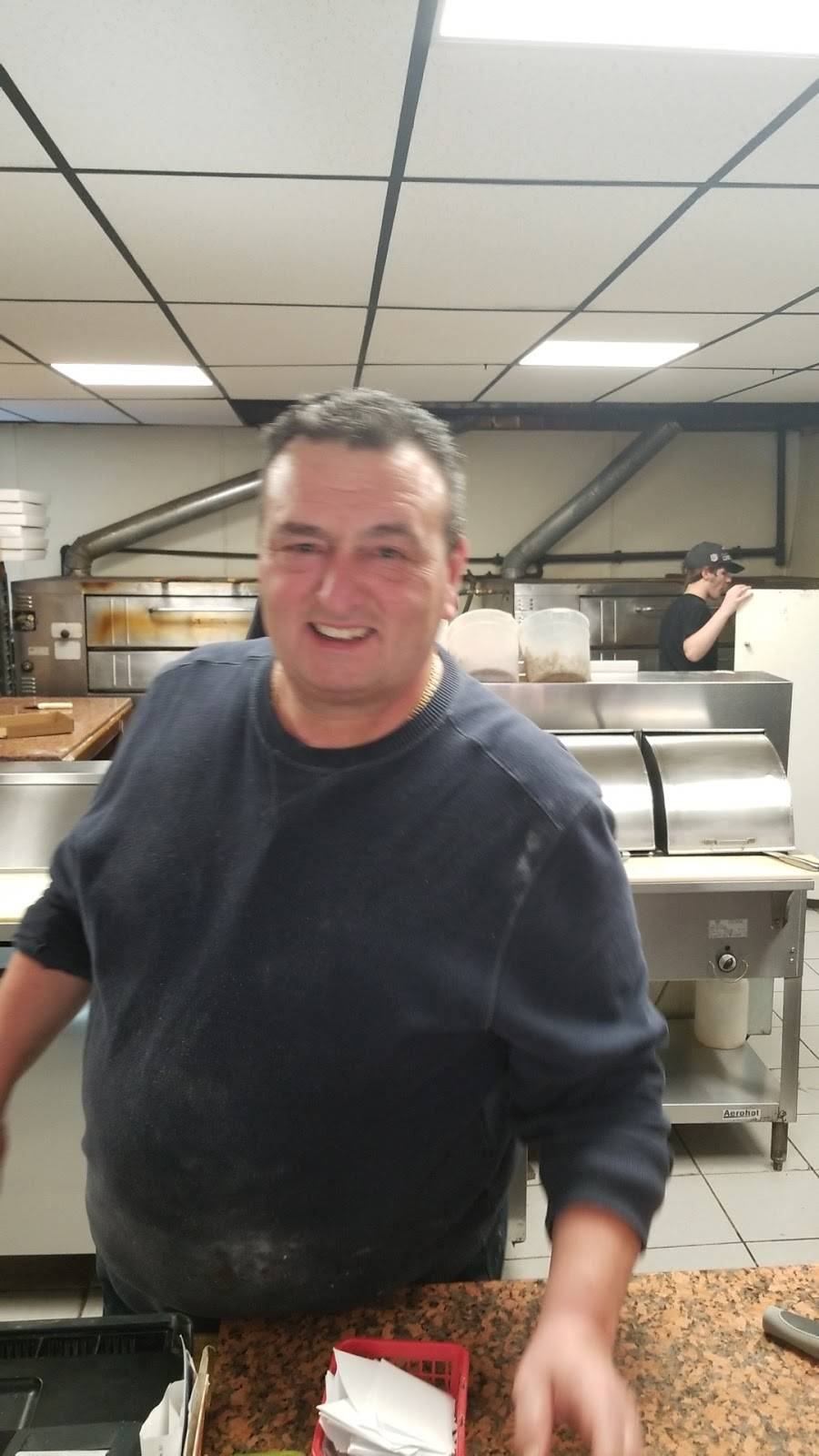 Salerno Pizzeria | restaurant | 747 Liberty St, Springfield, MA 01104, USA | 4137334382 OR +1 413-733-4382