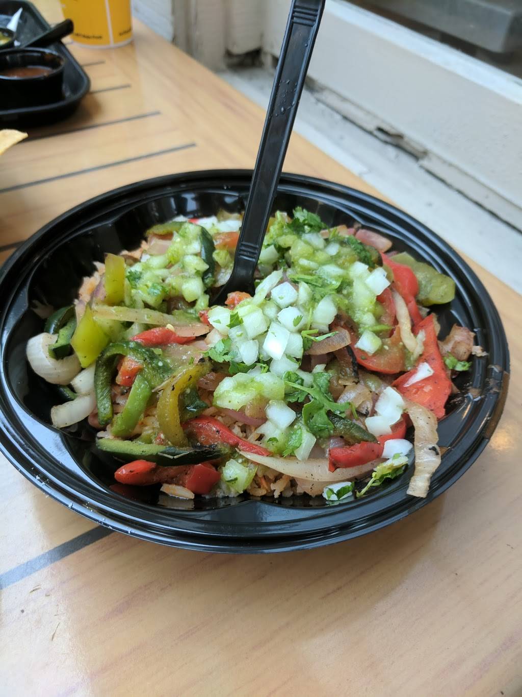 Baja Fresh Mexican Grill | restaurant | 15466 Los Gatos Blvd, Los Gatos, CA 95032, USA | 4083562252 OR +1 408-356-2252