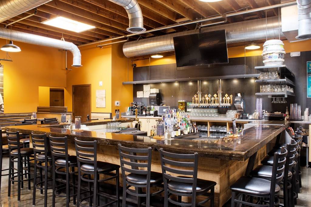 Diamond Knot Brewpub @ MLT | restaurant | 5602 232nd St SW, Mountlake Terrace, WA 98043, USA | 4253611375 OR +1 425-361-1375