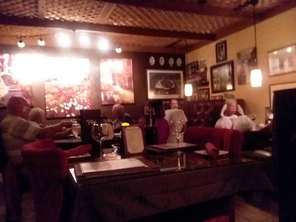 Lucarellis Italian Restaurant | restaurant | 1965 S Tamiami Trail, Venice, FL 34293, USA | 9414454755 OR +1 941-445-4755