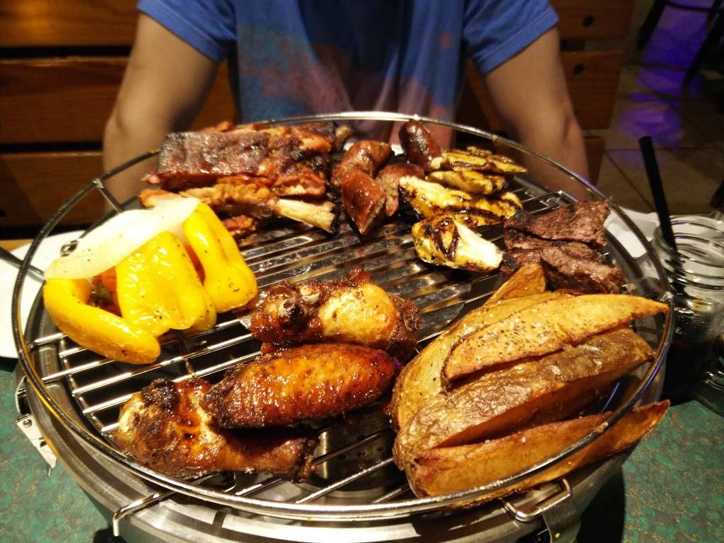 Smokey Bones Bar & Fire Grill | meal takeaway | 136 Brandon Town Center Dr, Brandon, FL 33511, USA | 8136553400 OR +1 813-655-3400