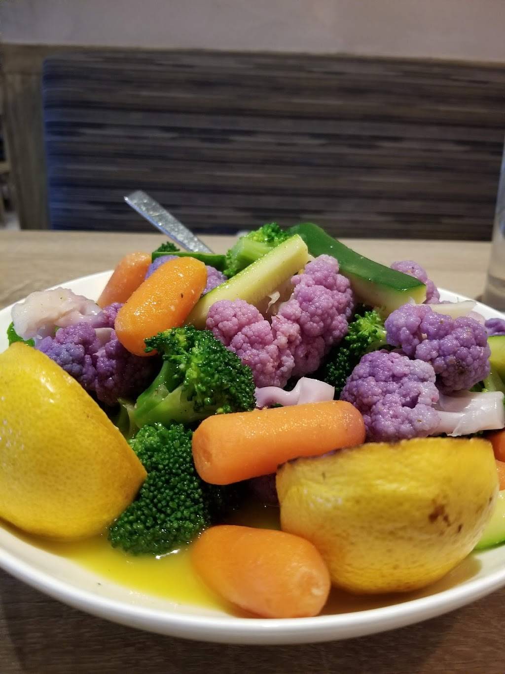 Plateia Mediterranean Kitchen | night club | 9860 N Milwaukee Ave, Des Plaines, IL 60016, USA | 8472962230 OR +1 847-296-2230