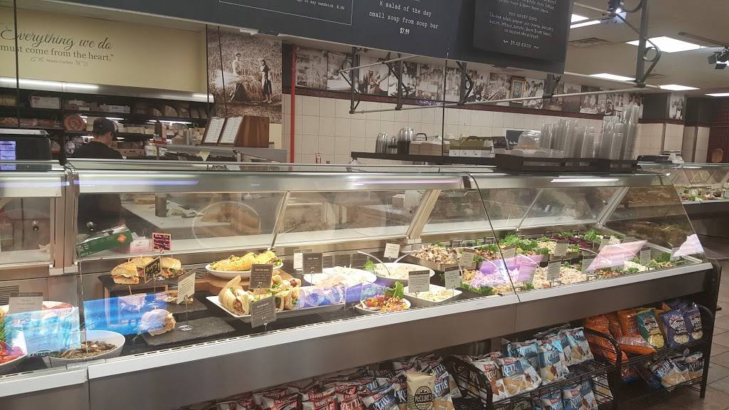 Carlinos Specialty Foods | restaurant | 128 Market St, West Chester, PA 19382, USA | 6106494046 OR +1 610-649-4046