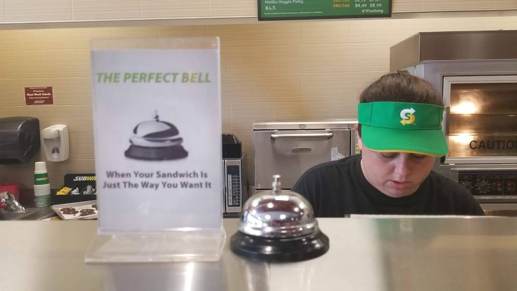 Subway Restaurants | restaurant | 7908 Blanding Blvd #2, Jacksonville, FL 32244, USA | 9043173130 OR +1 904-317-3130