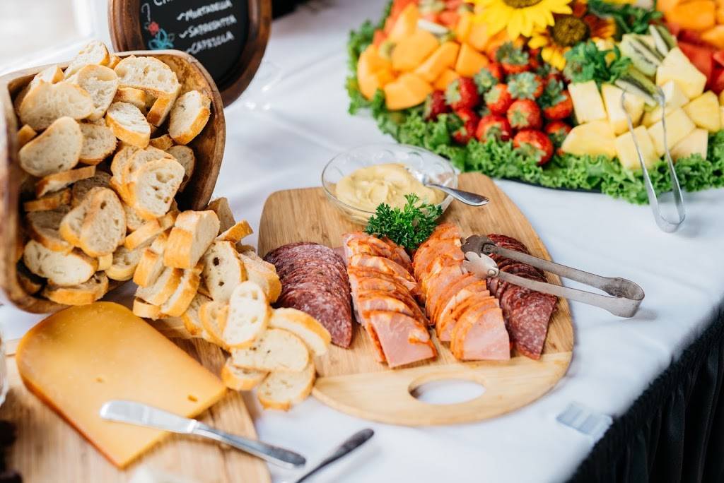 Crystal Lake Catering Company | restaurant | 619 Frankfort Ave, Elberta, MI 49628, USA | 2313835156 OR +1 231-383-5156