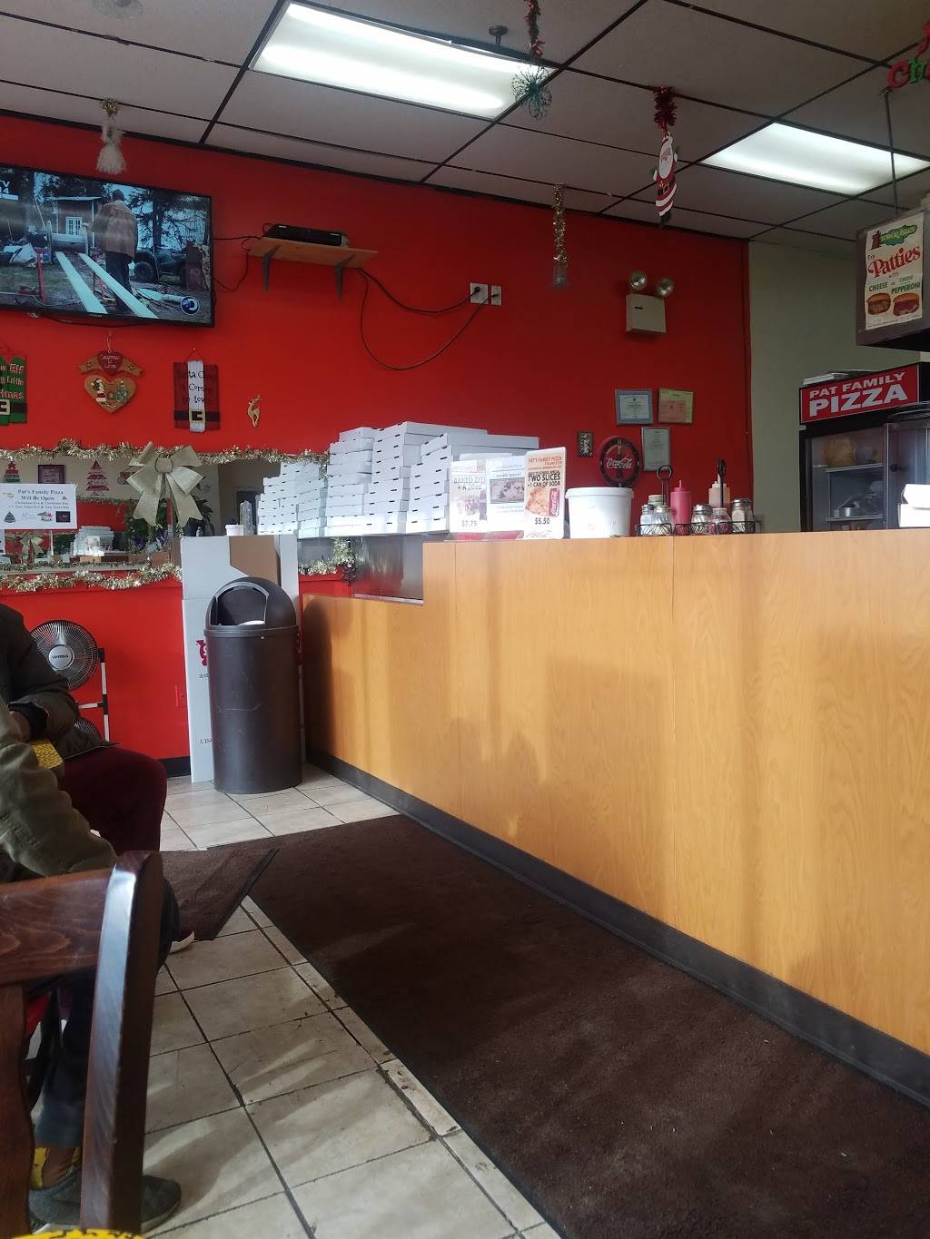 Pats Family Pizzeria | restaurant | 929 Nassau Rd, Uniondale, NY 11553, USA | 5166405129 OR +1 516-640-5129