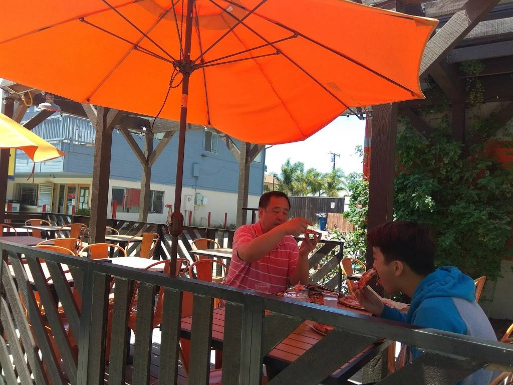 Blaze Pizza | meal takeaway | 6546 Pardall Rd, Goleta, CA 93117, USA | 8052211901 OR +1 805-221-1901