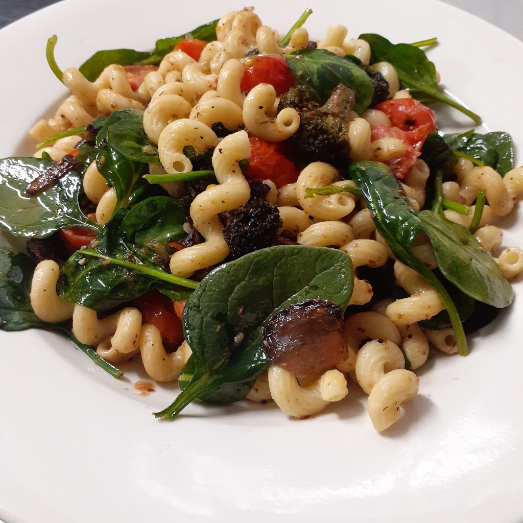 Rae Rocks Bar & Grill | restaurant | 159 Pelham St, Methuen, MA 01844, USA | 9786888100 OR +1 978-688-8100