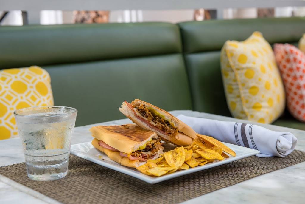 Más Cuba Cafe | night club | 318 20th St, Miami Beach, FL 33139, USA | 3055342270 OR +1 305-534-2270