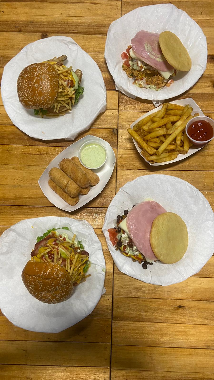 Stack n go | restaurant | 203 Davenport Blvd, Davenport, FL 33837, USA | 9549948508 OR +1 954-994-8508