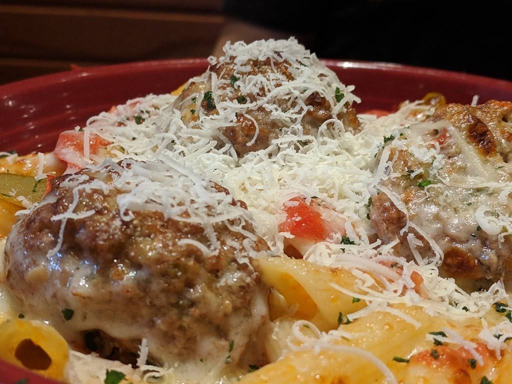 Carrabbas Italian Grill | meal takeaway | 19900 E Valley View Pkwy, Independence, MO 64055, USA | 8167959944 OR +1 816-795-9944