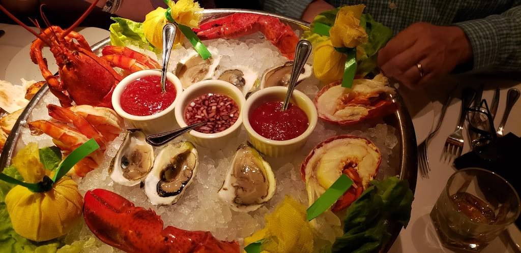 The Capital Grille | restaurant | 1338-46 Chestnut St, Philadelphia, PA 19107, USA | 2155459588 OR +1 215-545-9588