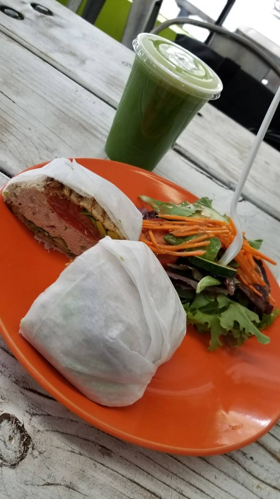 Fusion Juice Bar | restaurant | 34-2 36th Ave, Astoria, NY 11106, USA | 3477384024 OR +1 347-738-4024