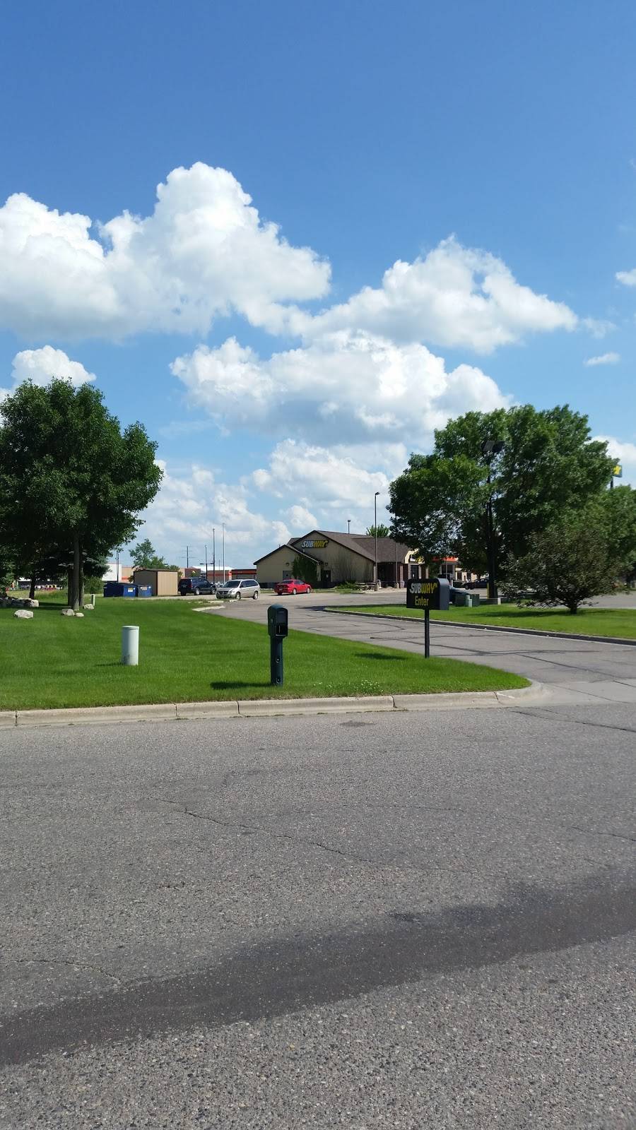 Subway | meal takeaway | 519 50th Ave W, Alexandria, MN 56308, USA | 3207620791 OR +1 320-762-0791