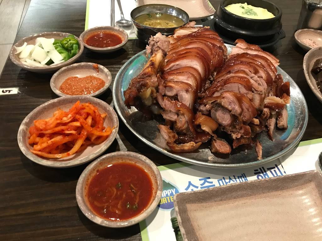 Jangchung Jokbal | restaurant | 2716 W Olympic Blvd, Los Angeles, CA 90006, USA | 2133853535 OR +1 213-385-3535