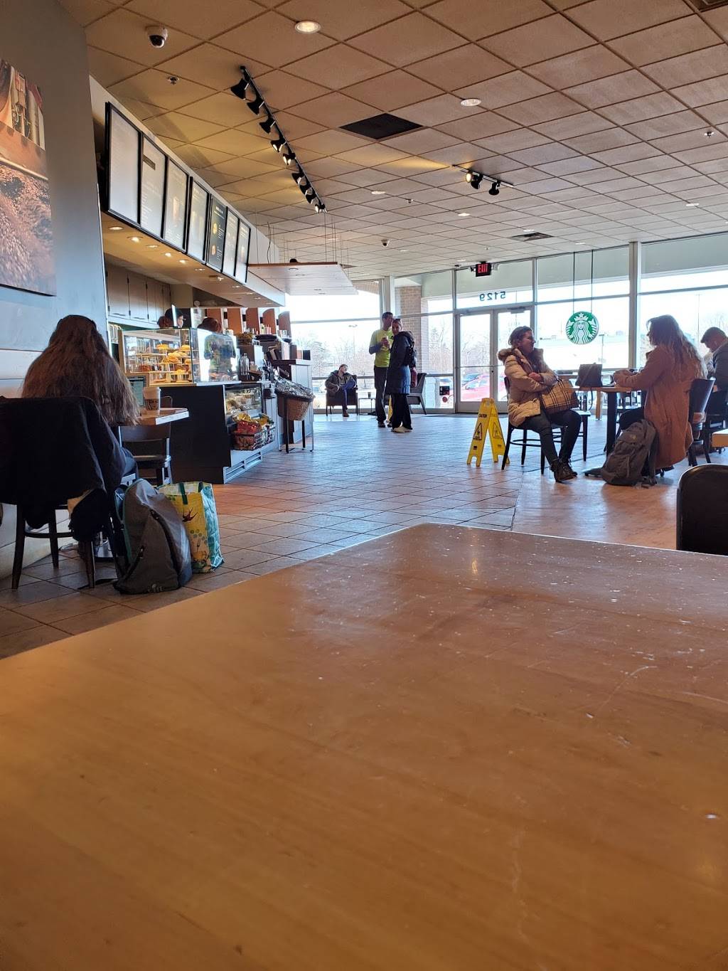 Starbucks | cafe | 5129 Highland Rd, Waterford Twp, MI 48327, USA | 2486189498 OR +1 248-618-9498