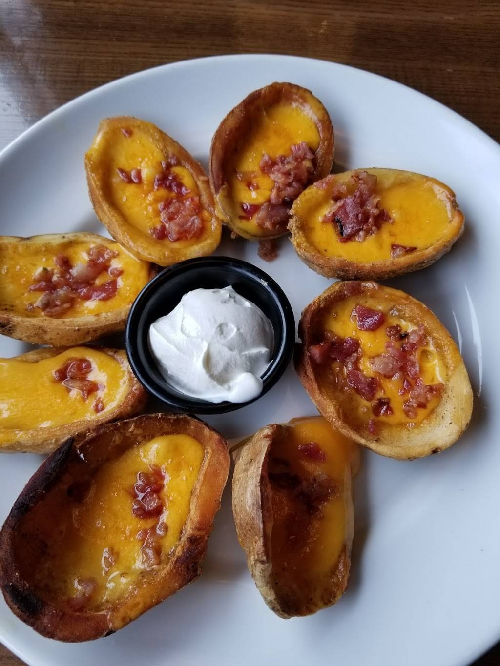 TGI Fridays | restaurant | 2990 Waldorf Market Pl, Waldorf, MD 20603, USA | 3019328750 OR +1 301-932-8750