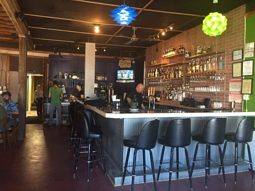 Maximos on Broad | restaurant | 2617 Broad Ave, Memphis, TN 38112, USA | 9014521111 OR +1 901-452-1111