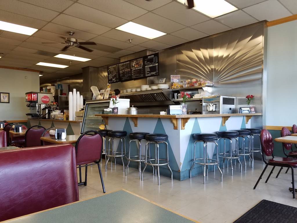 Giant Hamburgers | restaurant | Lindsay Marketplace, 2753 E Broadway Rd, Mesa, AZ 85204, USA | 4807336542 OR +1 480-733-6542