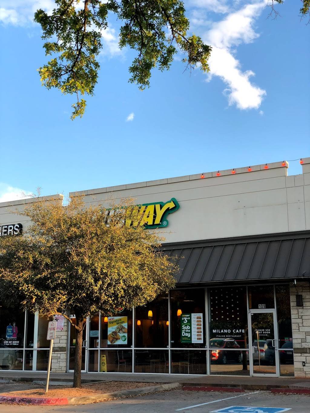 Subway Restaurants | restaurant | 4601 Southwest Pkwy #106, Austin, TX 78735, USA | 5123825019 OR +1 512-382-5019