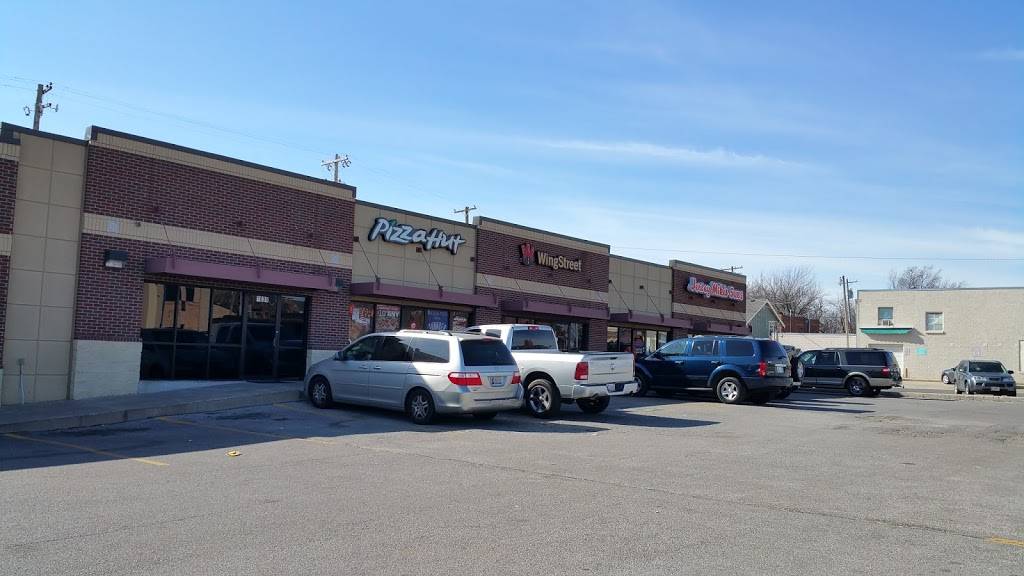 Pizza Hut | meal delivery | 1630 NW 23rd St Ste B&C, Oklahoma City, OK 73106, USA | 4055250626 OR +1 405-525-0626