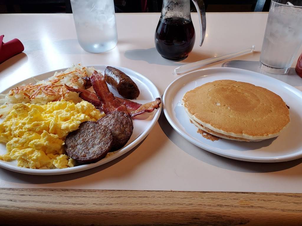 Chris Pancake & Dining | meal delivery | 5980 Southwest Ave, St. Louis, MO 63139, USA | 3146452088 OR +1 314-645-2088