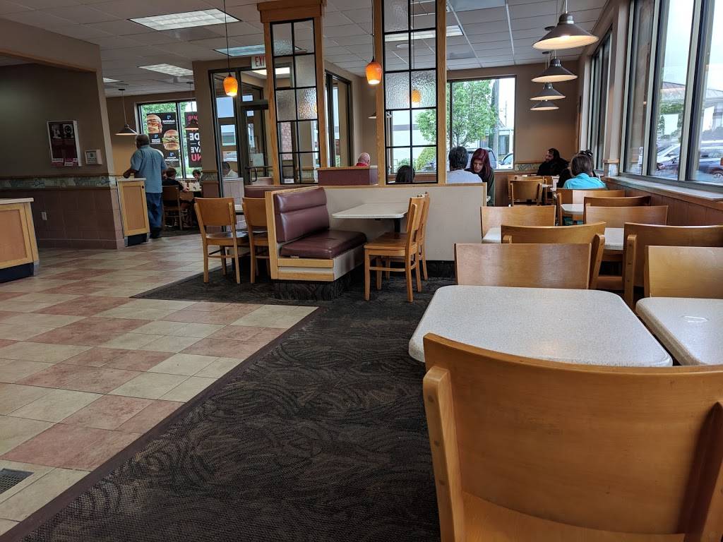 Wendys | restaurant | 793 Business Park Dr, Prattville, AL 36066, USA | 3343652154 OR +1 334-365-2154