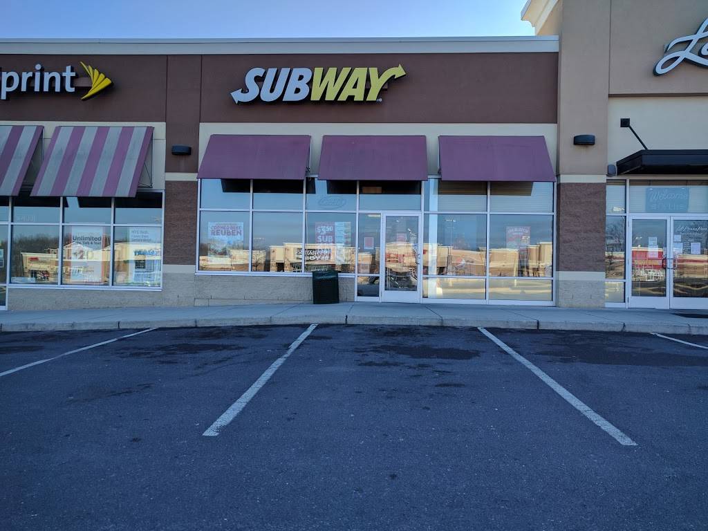 Subway | restaurant | 171 Retail Commons Pkwy, Martinsburg, WV 25403, USA | 3042648484 OR +1 304-264-8484
