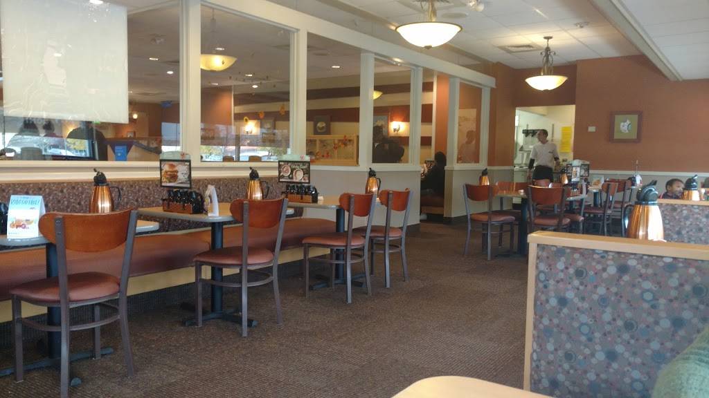IHOP | bakery | 2850 US-34, Oswego, IL 60543, USA | 6305549065 OR +1 630-554-9065