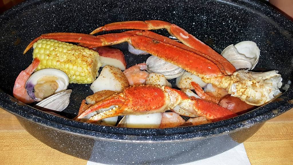 Snapperz Grill & Steam Bar | restaurant | 3710 Arendell St, Morehead City, NC 28557, USA | 2522401313 OR +1 252-240-1313