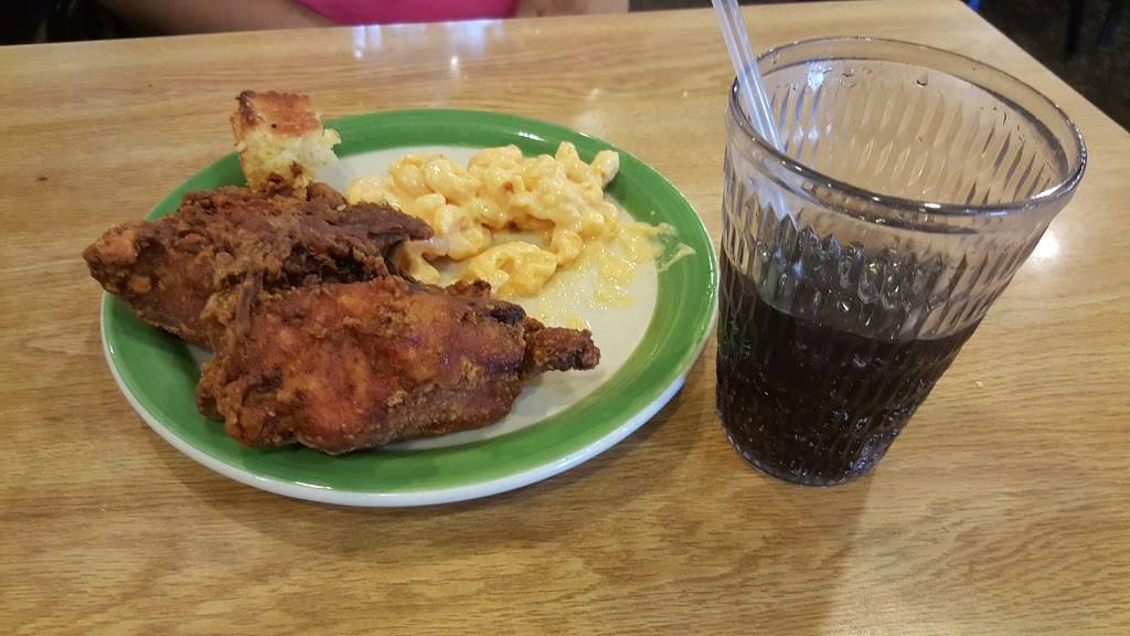 HomeTown Buffet | restaurant | 561 US-1 South, Edison, NJ 08817, USA | 7327771104 OR +1 732-777-1104