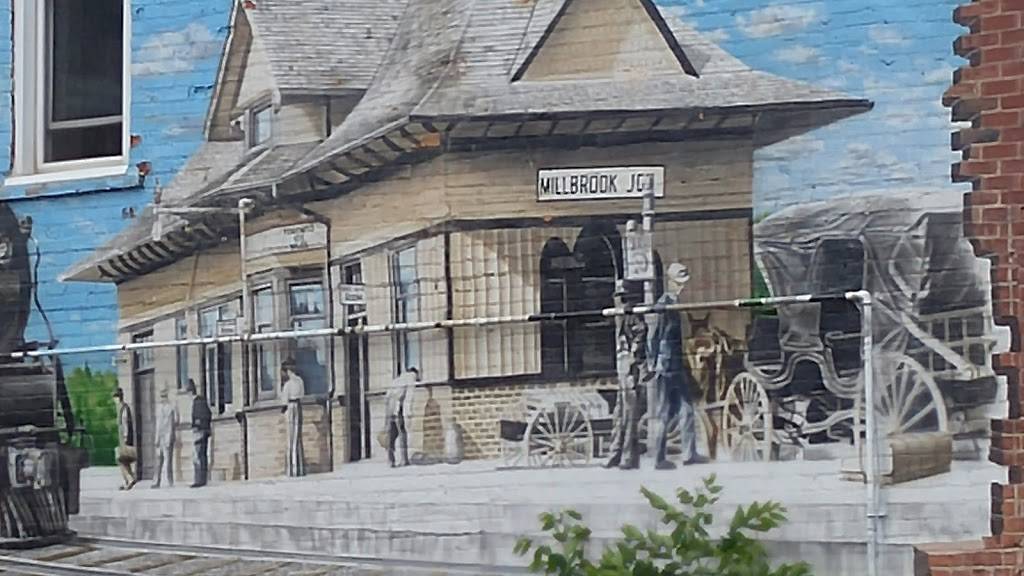 Moodys Bar & Grill | restaurant | 3 Tupper St, Millbrook, ON L0A 1G0, Canada | 7059326663 OR +1 705-932-6663